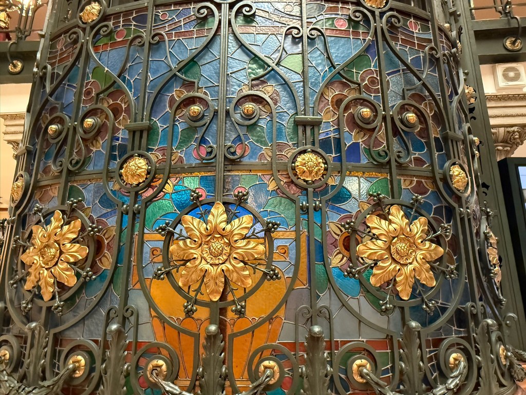 Tiffany elevator detail - Gran Hotel de Ciudad Mexico